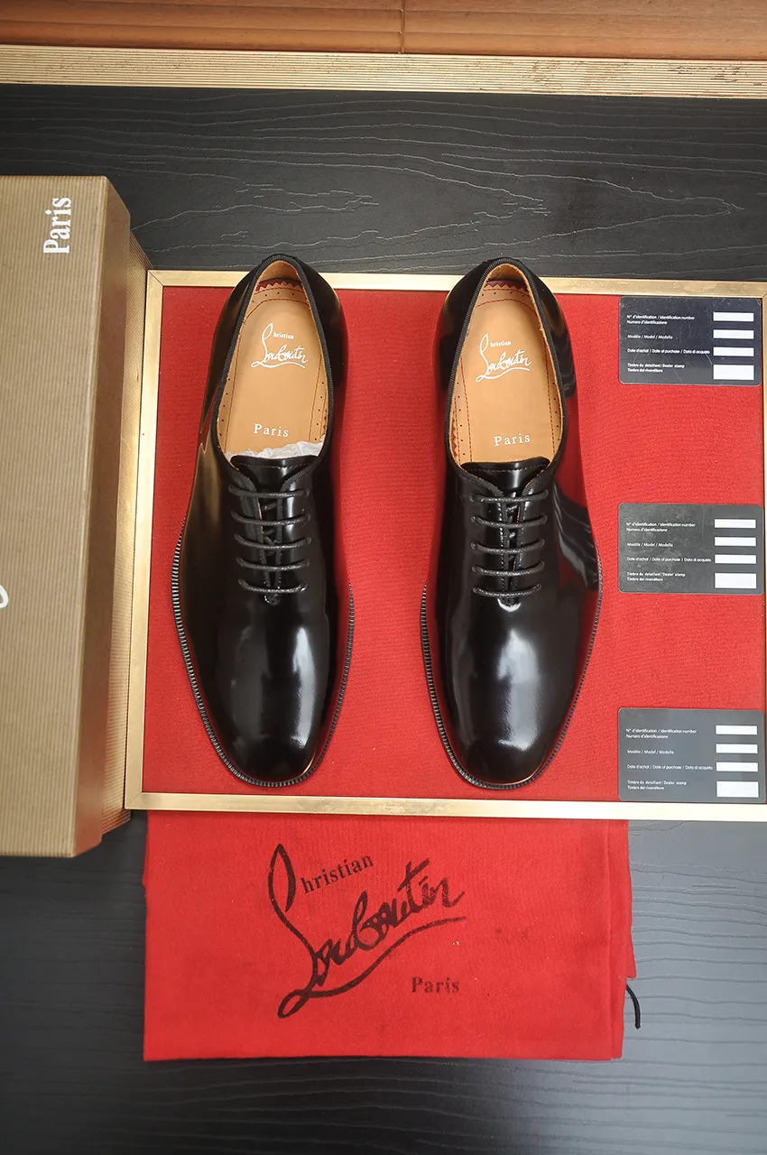 Men's shoes 💰620💶 [Chrstian Loubotin] Red-soled shoes 💋Original mold opening, the highest version on the market, purely handmade ➕Imported cowhide uppers, first-layer water-dyed cowhide lining! Original EU high-gloss outsole. 38 to 45 (45 customized)
